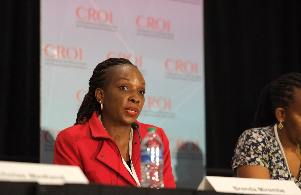 La doctora Brenda Mirembe, en la CROI 2024. Foto: Roger Pebody
