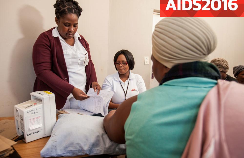 Health checks at community adherence club for people with HIV in rural South Africa. Photo by Greg Lomas / Scholars and Gentlemen / Médecins sans Frontières