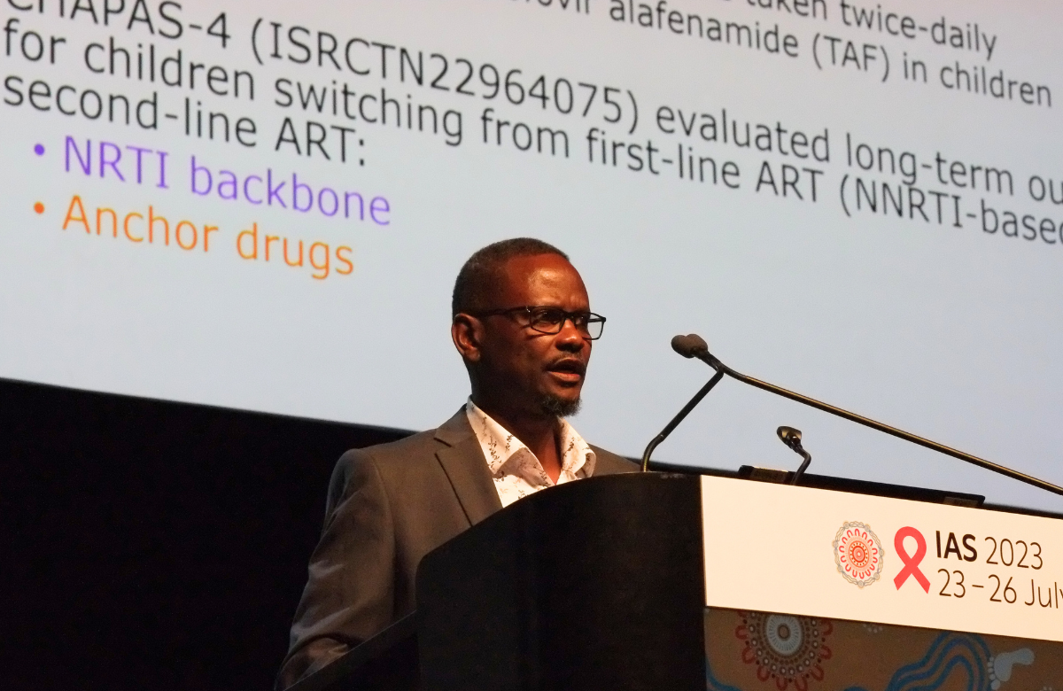 Dr. Victor Musiime na IAS 2023. Foto de Roger Pebody.