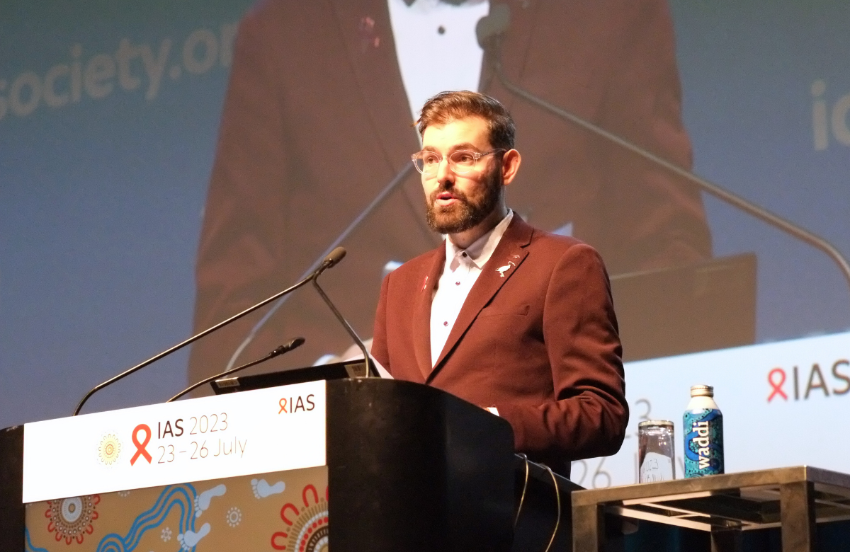 Dr. Anthony Smith na IAS 2023. Foto de Roger Pebody.