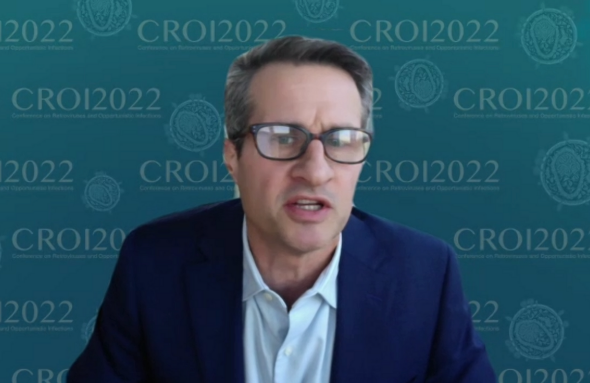Dr. Roger Shapiro na CROI 2022.
