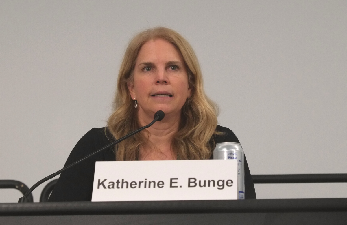 Dra. Katherine Bunge na CROI 2023. Foto de Roger Pebody.