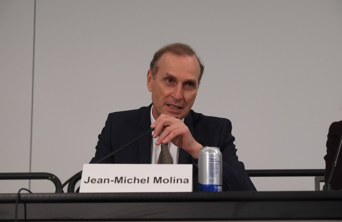 El profesor Jean-Michel Molina, en la CROI 2023. Foto: Roger Pebody.