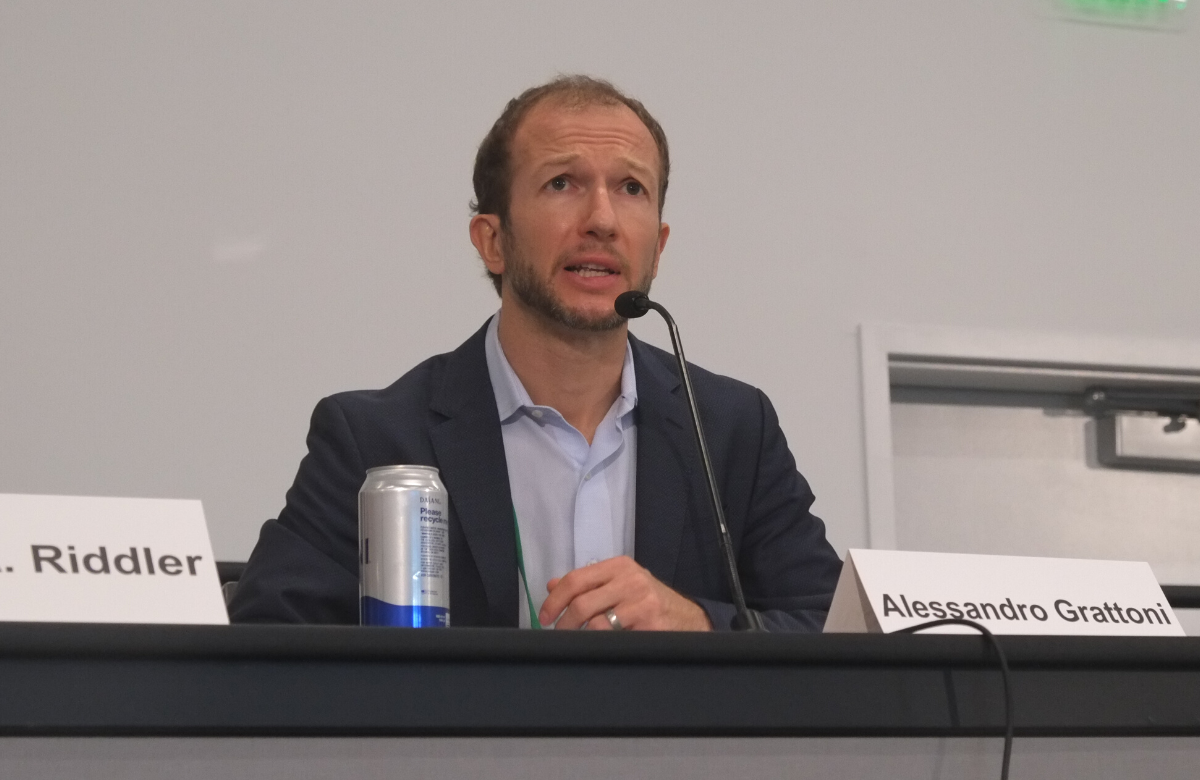 El profesor Alessandro Grattoni en la CROI 2023. Foto: Roger Pebody.