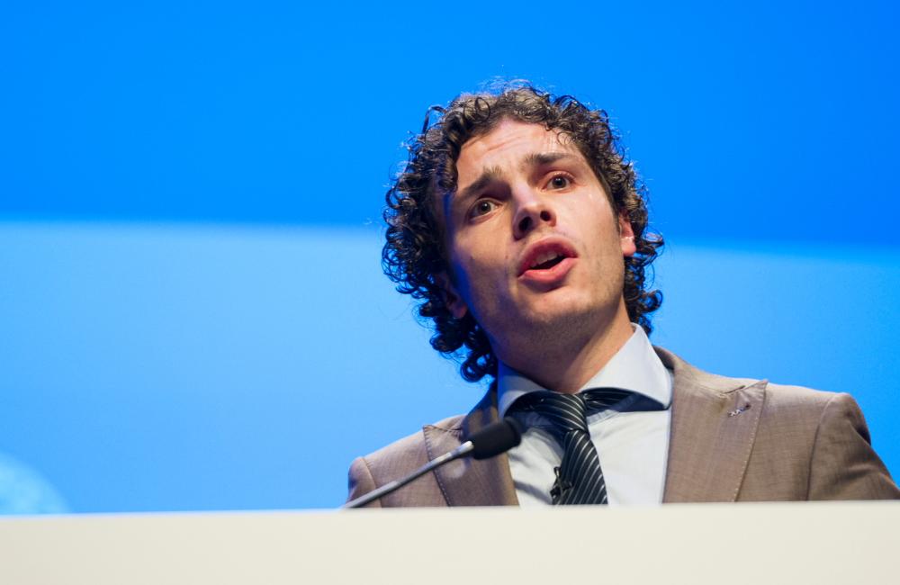 Casper Rokx, Erasmus University Medical Center, speaking at HIV Glasgow. Image courtesy of HIV Drug Therapy Glasgow 2014 (hivglasgow.org)