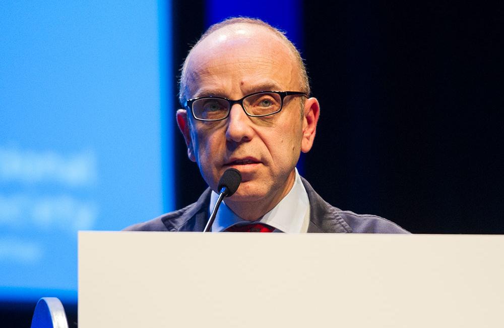 Andrea Antinori, speaking at HIV Glasgow. Image courtesy of HIV Drug Therapy Glasgow 2014 (hivglasgow.org)