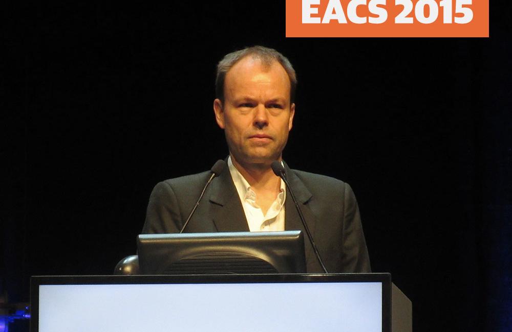 Lars Peters, presenting at EACS 2015. Photo by Liz Highleyman, hivandhepatitis.com
