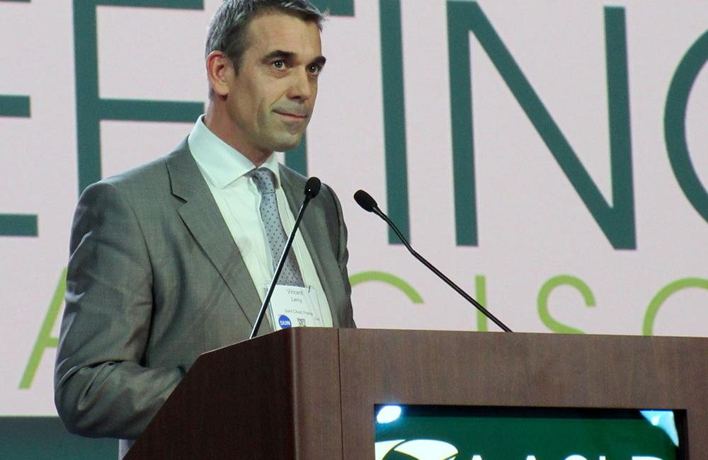 Vincent Leroy, presenting at AASLD 2015. Photo by Liz Highleyman, hivandhepatitis.com