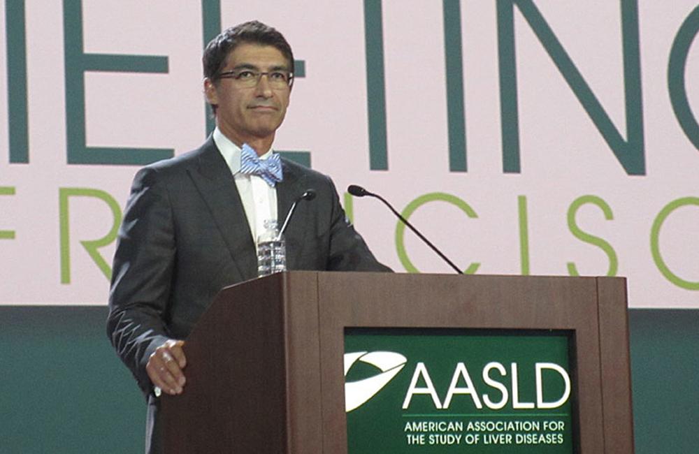 Fred Poordad, presenting at AASLD 2015. Photo by Liz Highleyman, hivandhepatitis.com