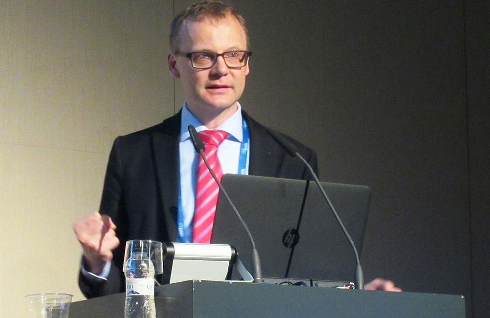 Prof. Heiner Wedemeyer of Hannover Medical School presenting at ILC 2016. Photo by Liz Highleyman, hivandhepatitis.com