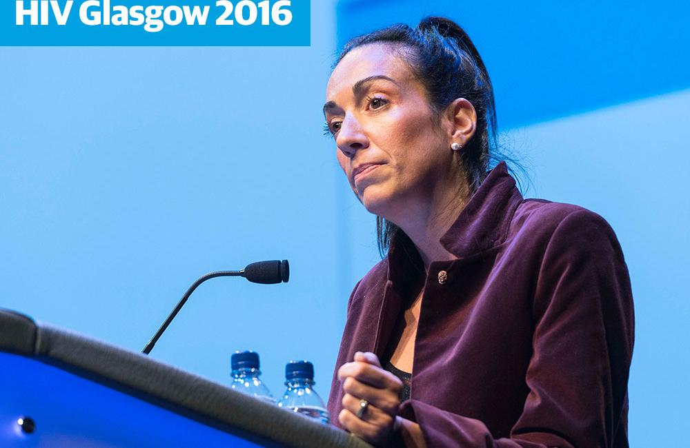 Romina Quercia speaking at HIV Glasgow. Image credit: HIV Drug Therapy Glasgow 2016