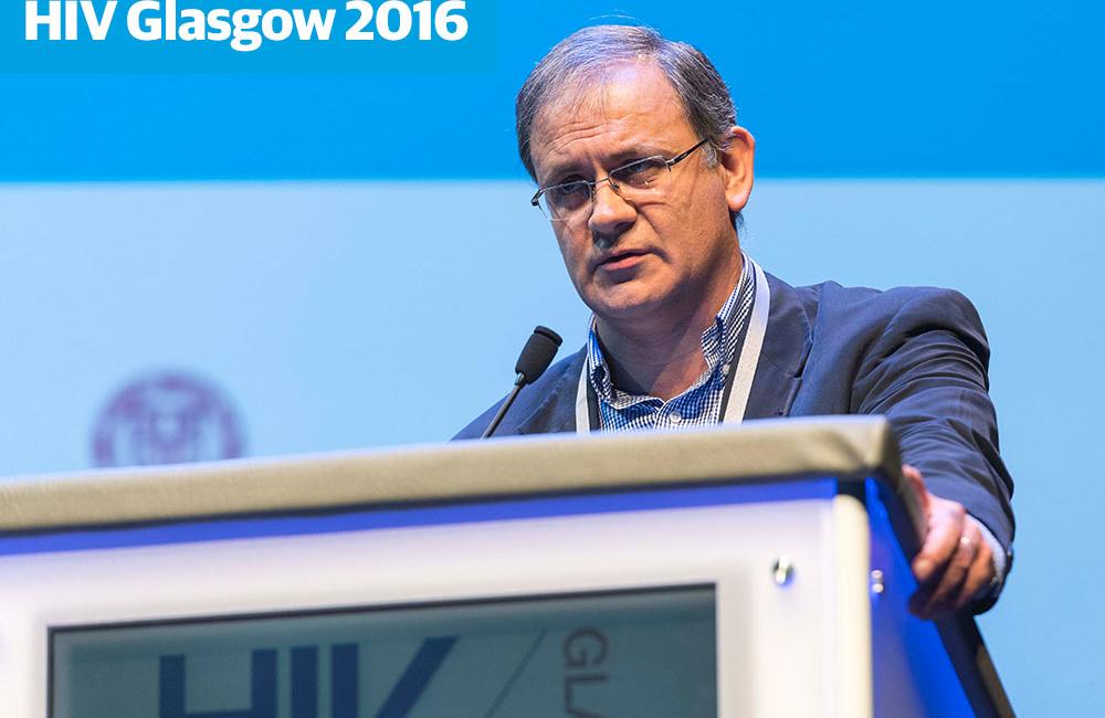 Esteban Martinez speaking at HIV Glasgow. Image credit: HIV Drug Therapy Glasgow 2016