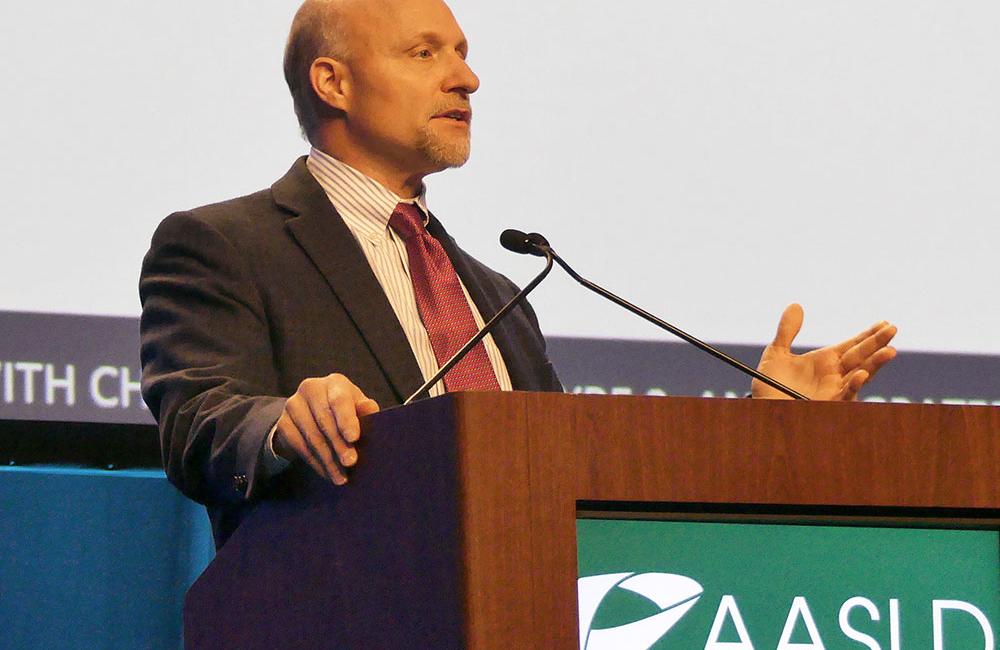 Steven Flamm presenting at The Liver Meeting 2017. Photo by Liz Highleyman, hivandhepatitis.com