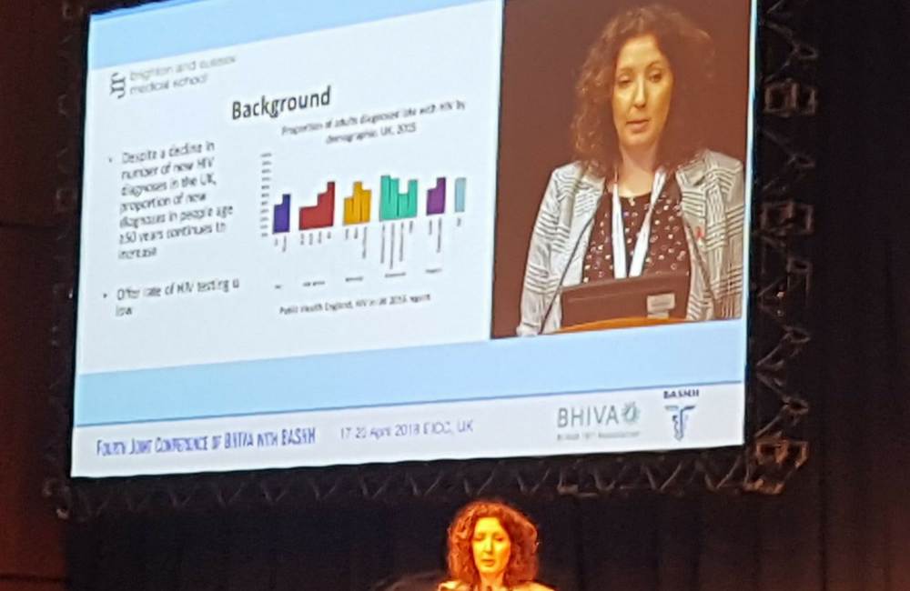 Elaney Youssef presenting at the 2018 BHIVA/BASHH conference. Image credit: @VoraNina