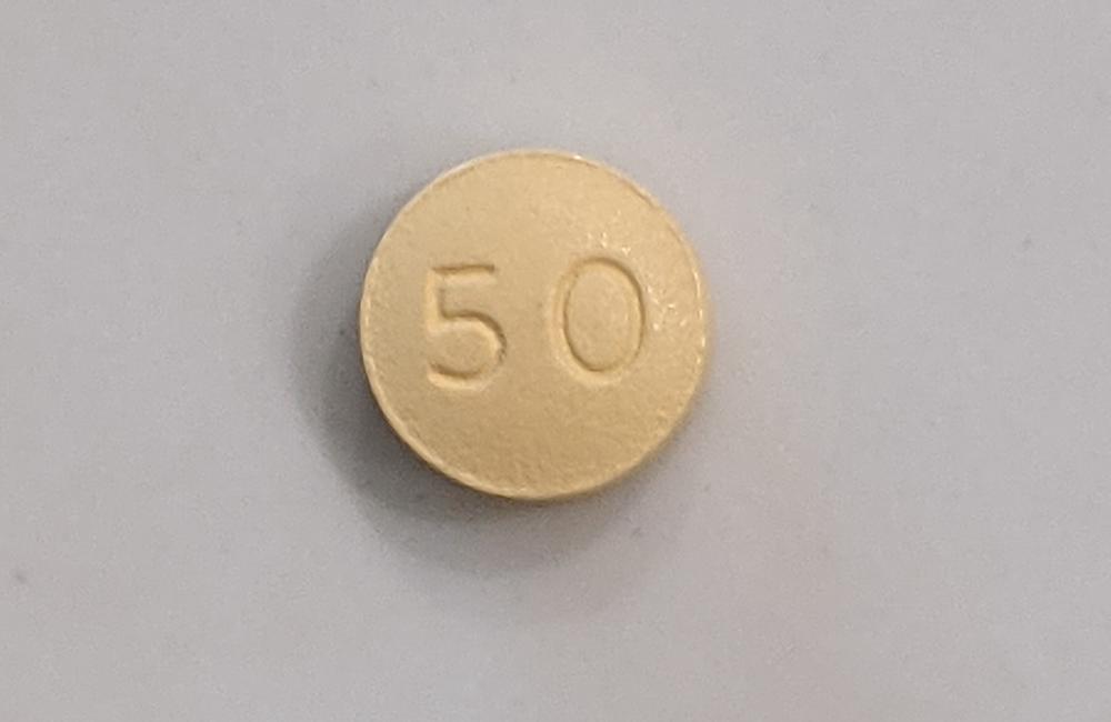 Dolutegravir pill. Photo: Gus Cairns A dolutegravir pill