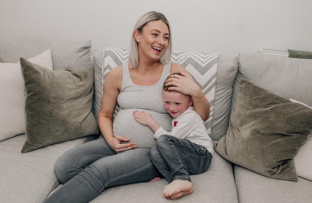 Emma McAnally, a pregnant mum of 1 living with HIV